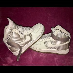 **SOLD**Nike Air Force 1 - women’s size 9